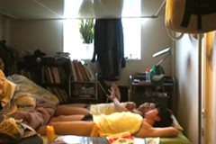 yellowsubmarine: Za zavřenými dveřmi: zlomek reality