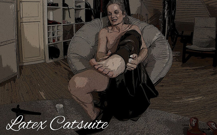 Sabdeluxe VR: लेटेक्स कैटसुइट
