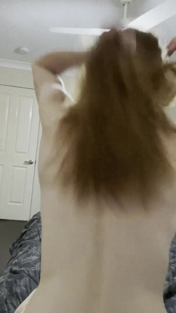 SeshGinger: 을 물로 들이대는 18세 소녀