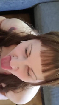 Blowjob terangsang di pagi hari