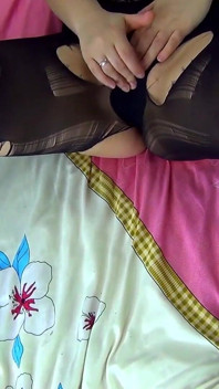 Videoclip personalizat, rup ciorapii și mă fut cu o jucărie și iau o încărcătură de spermă