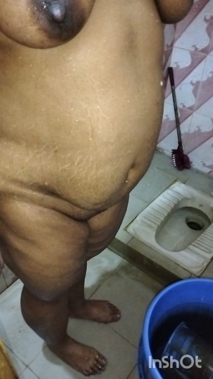 Black Adam: Bangladeshi Bhabhi Showing Her Nude Body During Shower