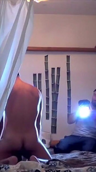 Video s Jamesem ošukaný surový b yhis 2 přátelé