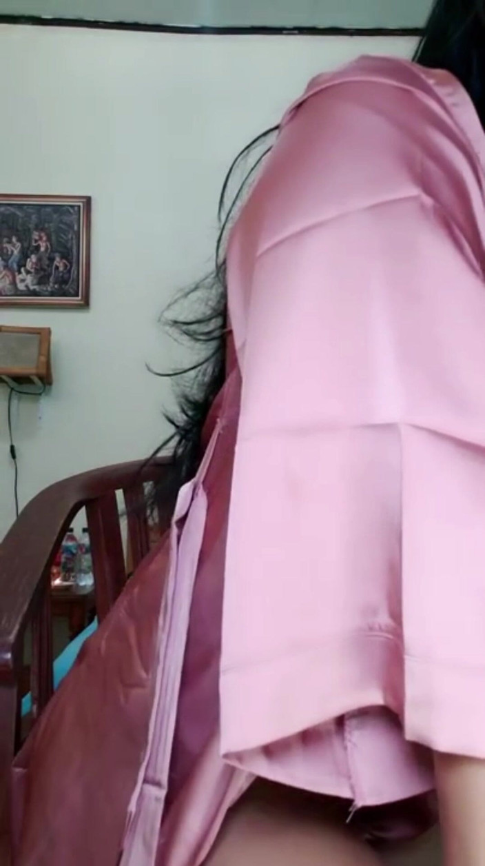 Hotindo: Horny Girl Masturbates Very Naughty on Call