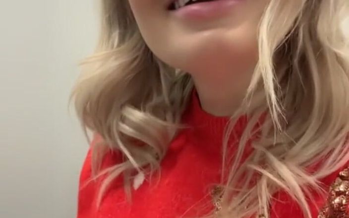 Robyn Quinn: Tam videoya sahip ol! Merry Xmas!