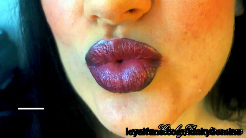 KinkyDomina: Schwarzer Lipliner ist so sexy