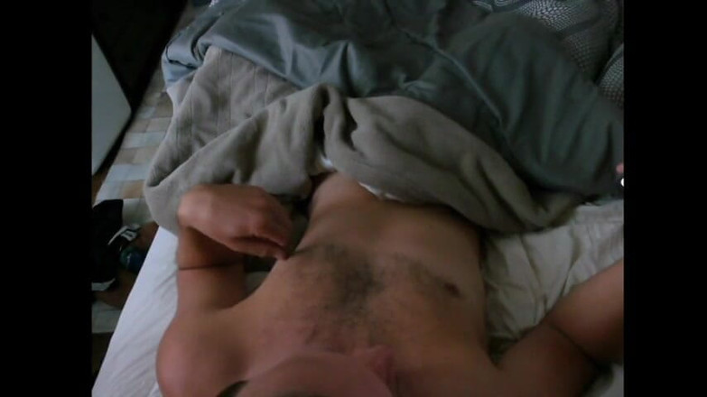 Russie Goodboy: Un garçon discute au téléphone avec un papa excité !