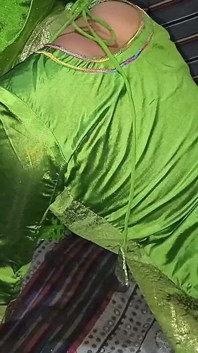 Desi Bhabhi in groen pak Salwar hard geneukt door Devar