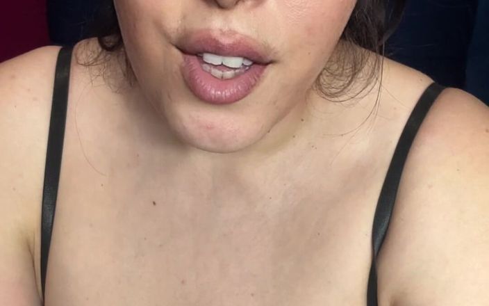 Young_strawberry: MILF bettelt: Komm auf stiefmutter, große möpse, ich will dieses...