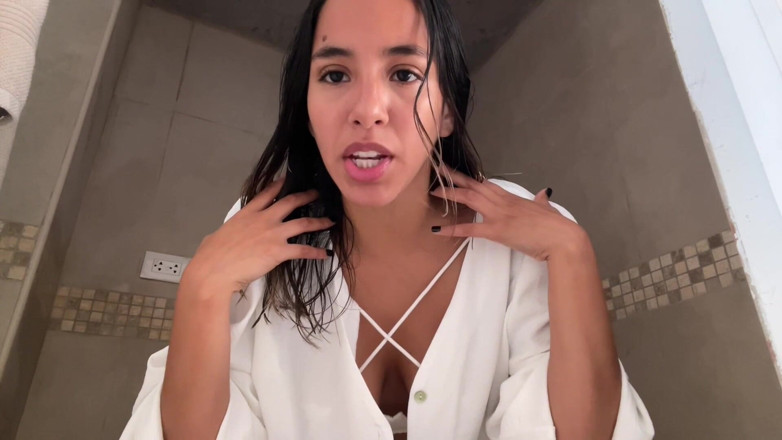 Goddess Alexa femdom: Hostess faz de você sua cadela roleplay humilhação verbal bissexual...
