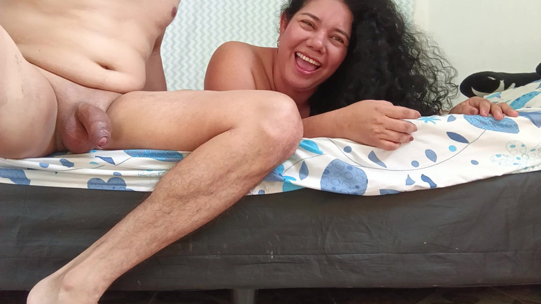 Valkyrie and Luigy Couple: La fidanzata carina fa un deepthroat