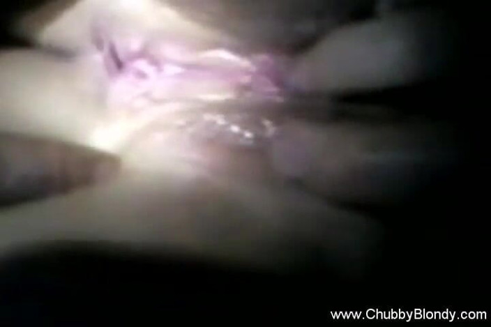 Chubby Blondy: Big ass whore loves fingers in her wet pussy