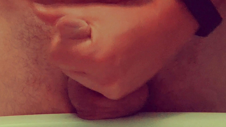 My little secret: Masturbuje v umyvadle