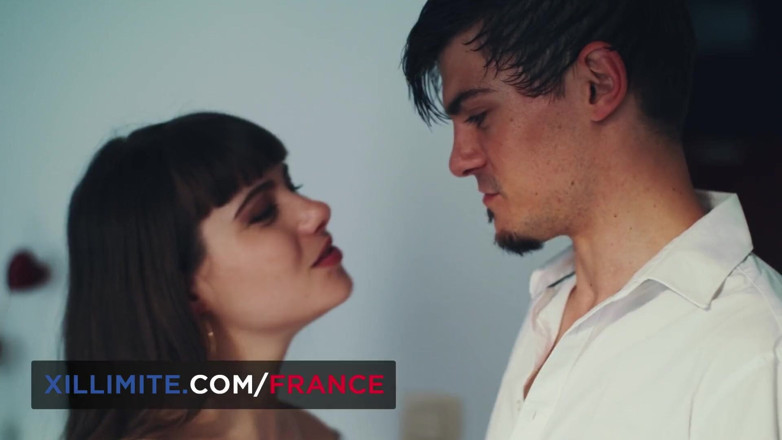 Made In France: Muhteşem büyük memeli bebek Mariska ile romantik seks