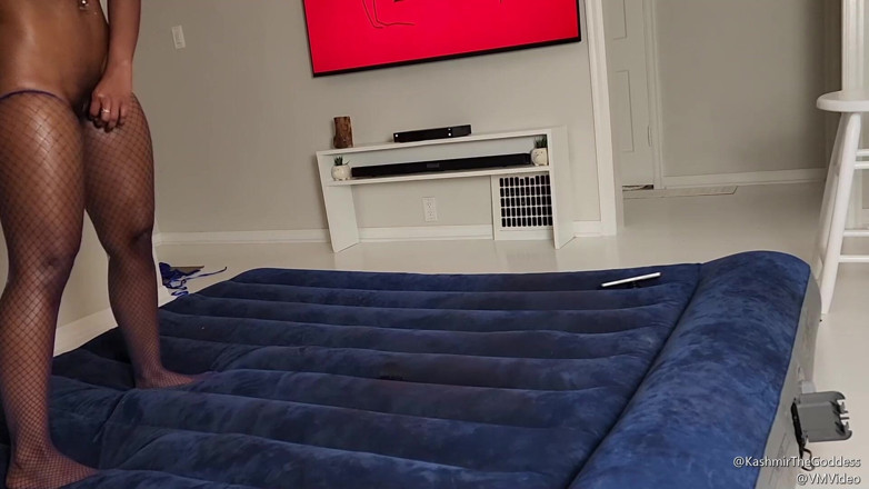 VinceMayVideo: Pierwszy film dla tej wspaniałej hebanowej dziewczyny