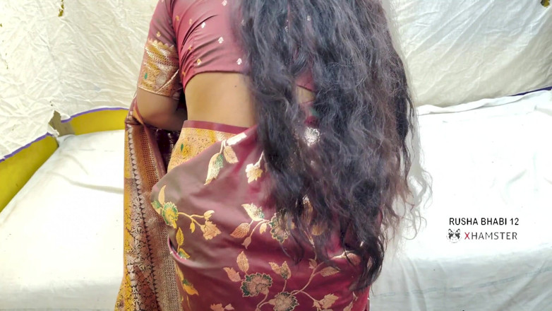 RUSHA BHABI: 阴户XXX印度女孩性爱视频