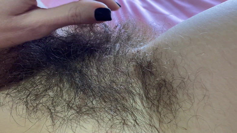 Cuteblonde666: Hairy pussy big clit closeup