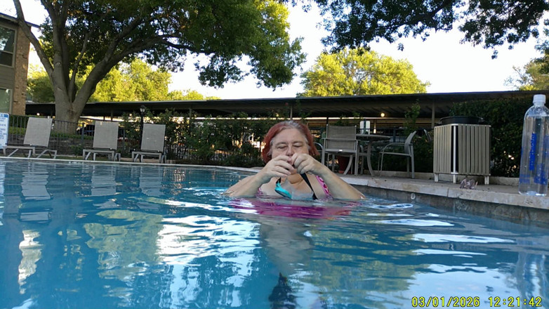 BBW nurse Vicki adventures with friends: Som Under Water Fun with You Sexy Big Beauty Nurse...