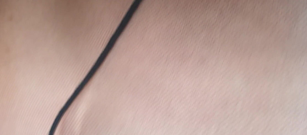 MissAnja_FH: 透け感のある黒いパンスト、ヒール、長い脚、これらすべてがあなたを興奮させますか?