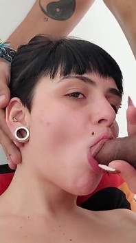 Candy Crush ssie to mocno dla jej porannego gorącego mleka