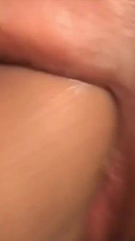 与抽烟的变性人三人行