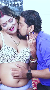 Desi indische schwiegerbrüder ficken ihre Bhabhi ji muschi hart, wenn ihr älterer Bruder nicht zu hause ist (hindi Audio)