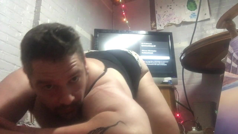 King Of Crossdress: Body Badass Crossdress Polykání