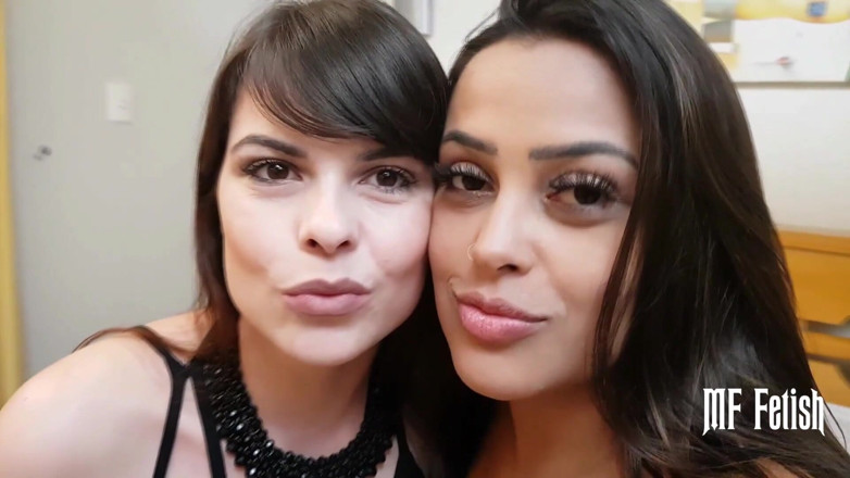 Sapphic Latinas: Primer encuentro con una morena sexy