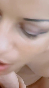 Sextape en POV avec la sexy Nina Lisa