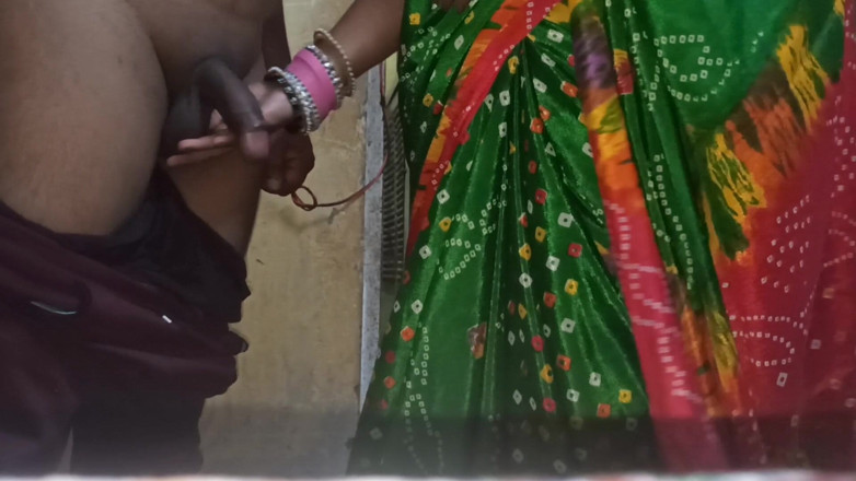 Mehak1993: Hice feliz a su hermanastra dándole un regalo en Rakhi