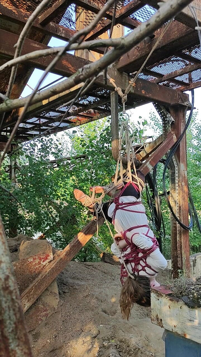 FenekManul: Shibari Princess Goes Outside