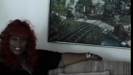 Give me BBW: Fofas negras gordinhas conversam com a câmera nos bastidores
