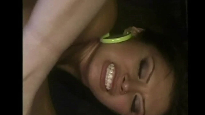 Bitch Girl Video: Surová ošukaná zralým klukem