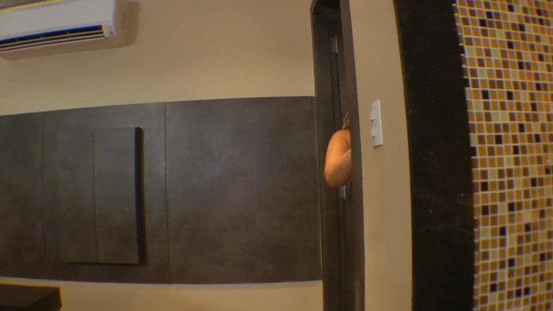 FetishKing: Săruturi fierbinți cu milf de Sophia și Bia Black