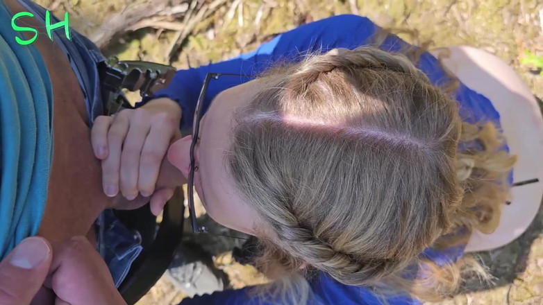 Stefan Hartmann: Curvă blondă tractată și futută în pădure!