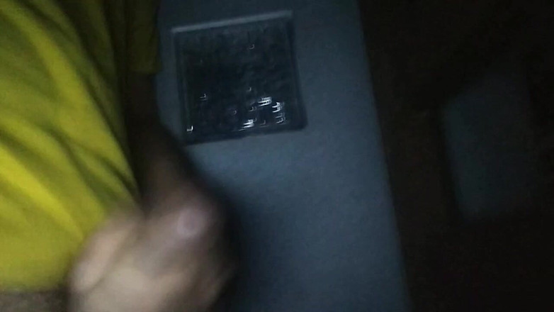 AlexAlejandro13: Venku v noci na verandě