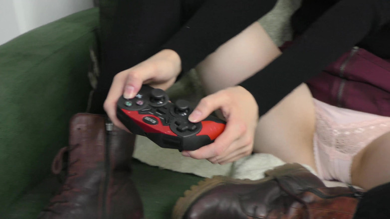 Peaches and Bananas: 裸のゲーマーの女の子