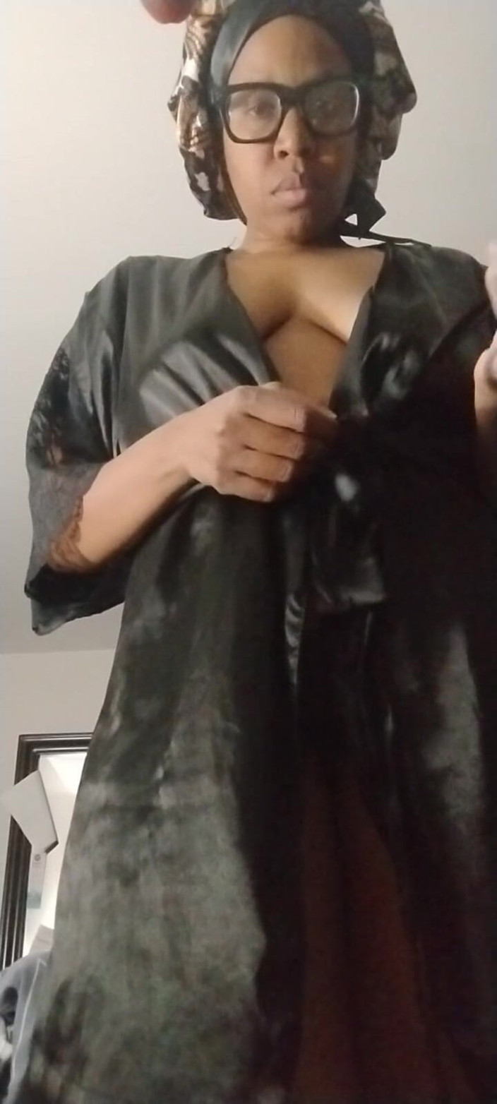 JSUncensored: 수직 딜도 플레이