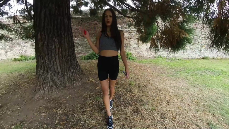 VR smokers HD-2D Videos Only: Kim Model - Walk jihoamerií