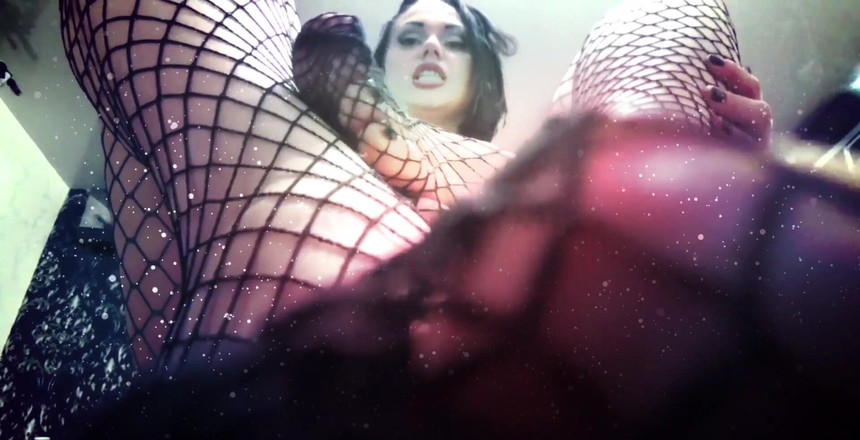 Goddess Misha Goldy: Gorąca, kabaretka, rajstopy obejmuje moje idealne nogi. To sprawiło, że już śliniłeś...