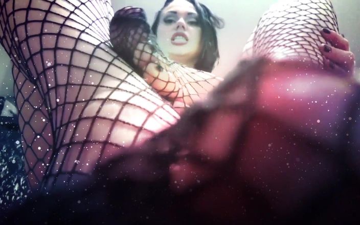 Goddess Misha Goldy: 熱い網タイツのパンストが私の完璧な脚を覆っています。これにより、あなたはすでによだれを垂らし、膝が弱くなっていました。