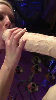 Blonde chick gets hard fucked