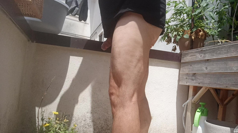 Kinky Guy: Стирка водных портов на балконе