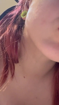 Beso a mi novio mientras mi compañero de trabajo me folla fetiche cornudo