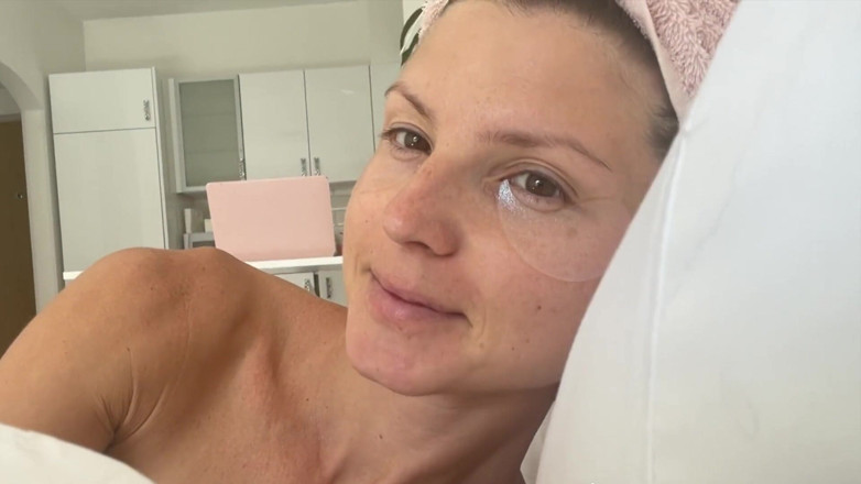 Gina Gerson: Routine matinale en solo