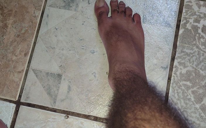 Stink HairyMale: Ayağıma boşal, vücudumun bazı bölümlerini kapat