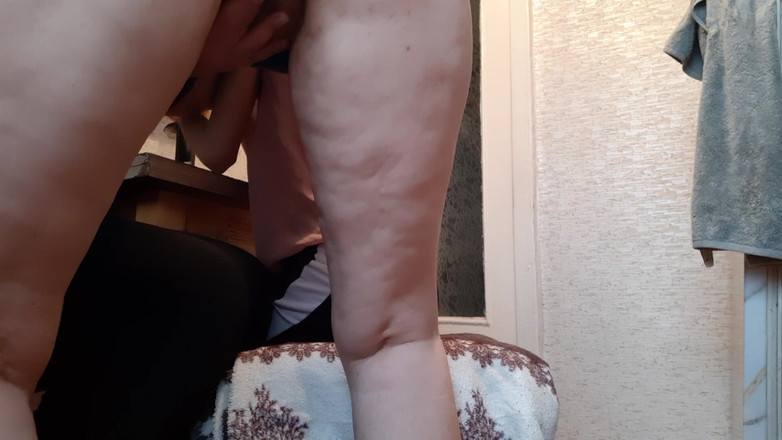 Lesbian-illusion: Nossa vizinha milf veio até nós para transar com ela...