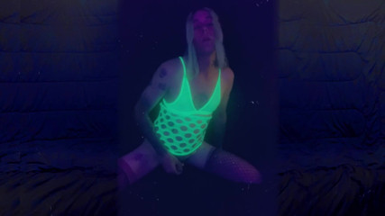 CarmenMelatonin: Sexy bedroom slut