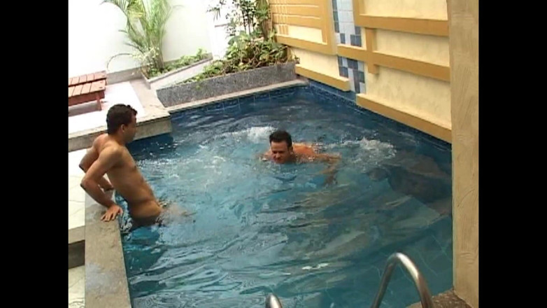 Mon Amie: Kolam Blowjob Pantat untuk Dua Pria