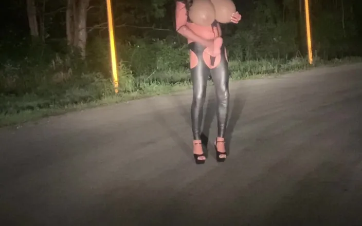 Orlandi480: Crossdresser Size X Roanyer Cumming Outdoors